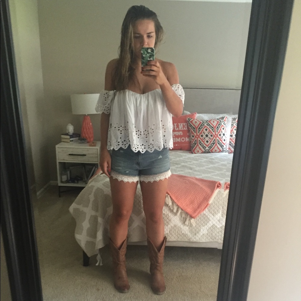 Free People lace trim jean shorts sz 30